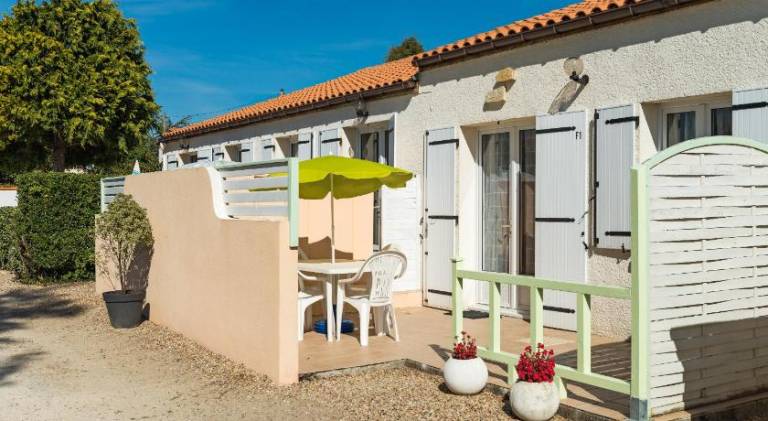 Serviced apartment with patio in Royan