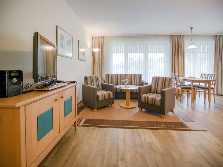 Komfort Ferienwohnung mit 1 Schlafzimmer und Balkon im Obergeschoss in Binz