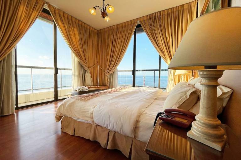 Holiday Home Suites