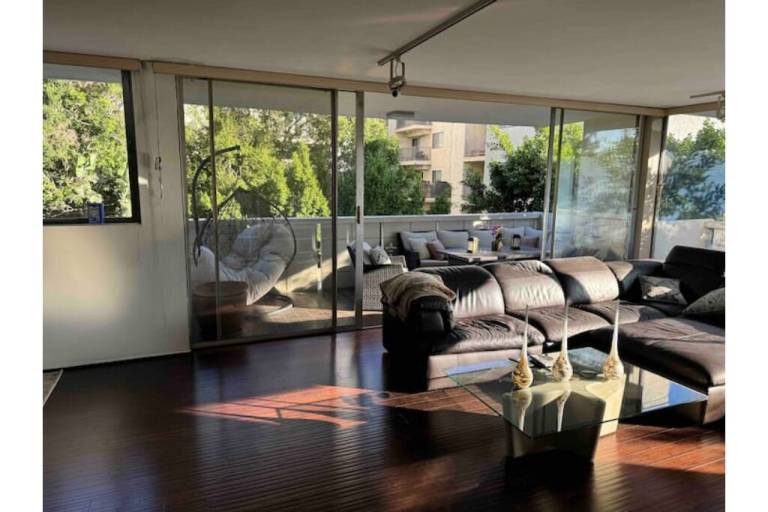 Condo Hollywood