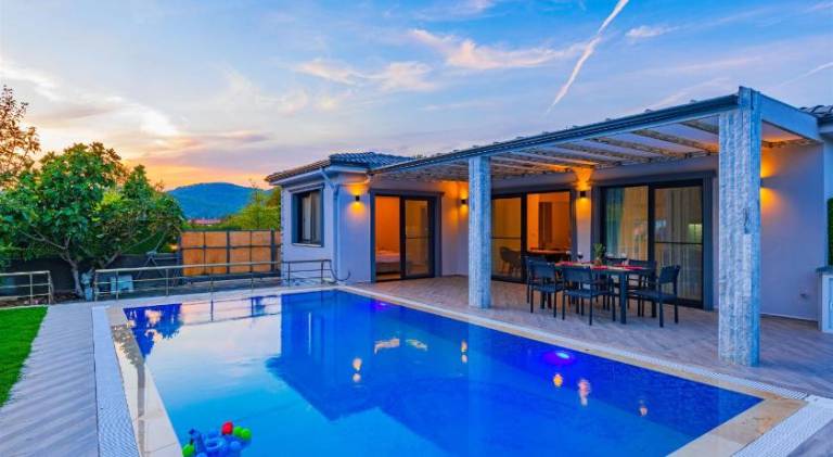 Villa with patio, private pool & hot tub in Fethiye
