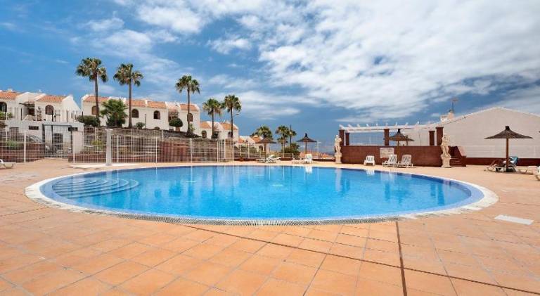 Holiday apartment with pool, terrace & BBQ | Good for workation in Adeje