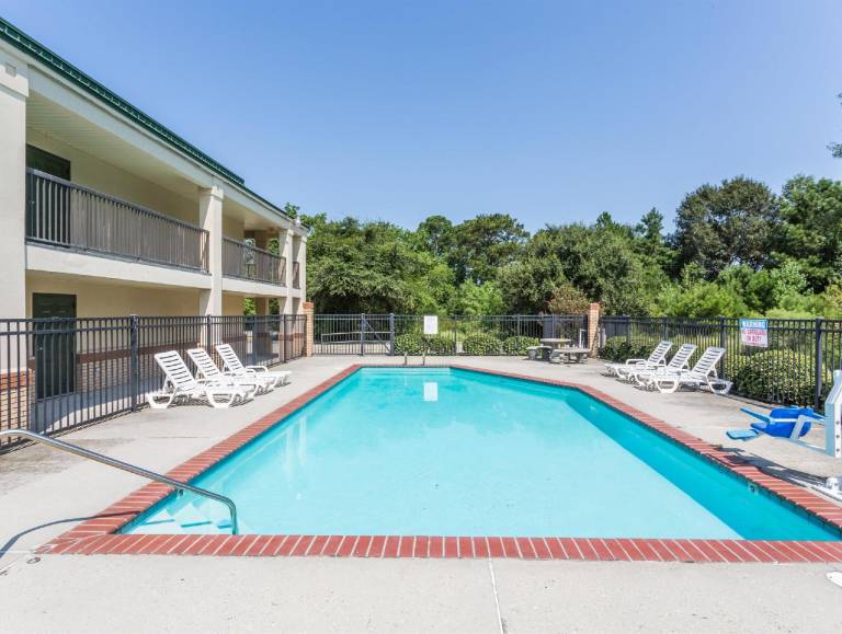 Super 8 By Wyndham Slidell — photo 2