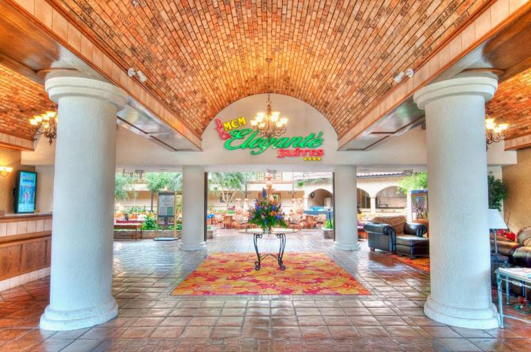MCM Elegante Suites Abilene — photo 3