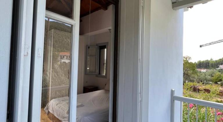 House with BBQ, terrace & yard | Beach nearby | Good for workation | Pets allowed — photo 3