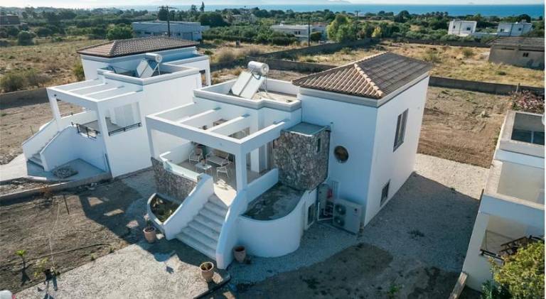 Villa with patio, pool & yard | Perfect for remote work — photo 5