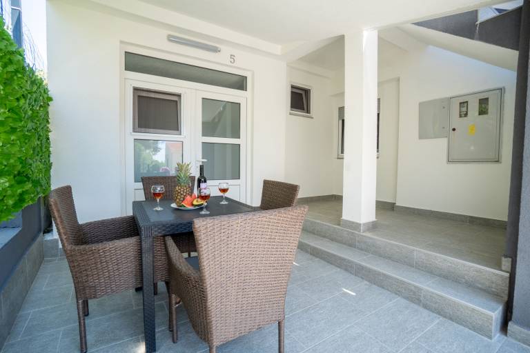 Apartment Vir
