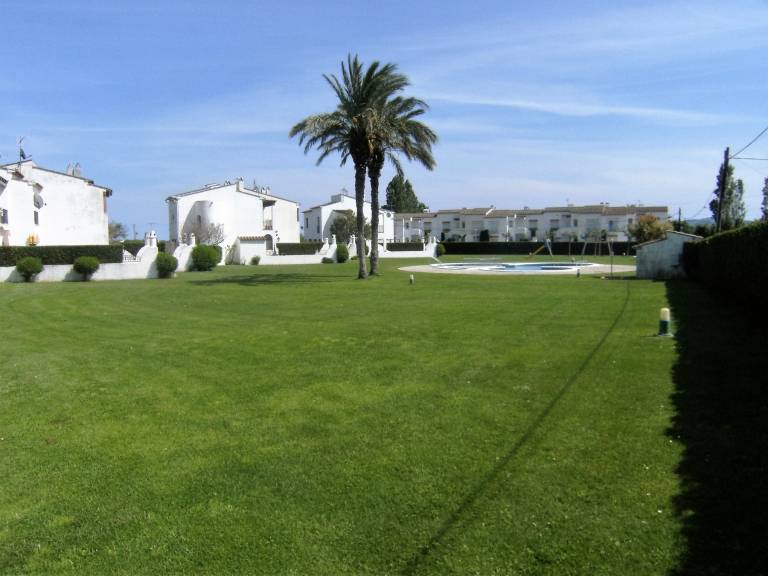 Wonderful house with patio, grill & pool | Pets allowed — photo 4