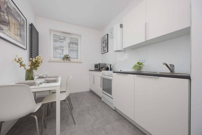 Family-friendly apartment with fast internet & yard | Dogs allowed — photo 3
