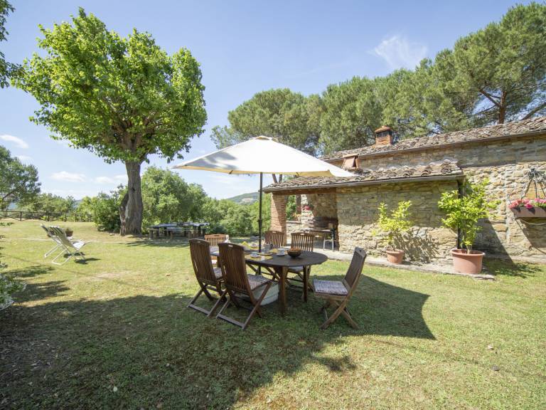 House with barbecue, patio & private pool — photo 2