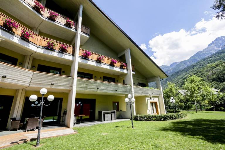 Hotel Miage in Jovencan