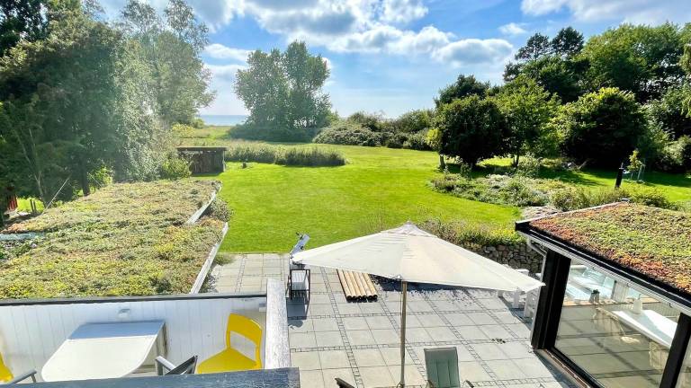 Child-friendly house with patio, yard & grill | Sea view | Pets allowed — photo 2
