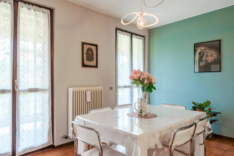 Fully equipped rental apartment with patio | Pet-friendly — photo 4