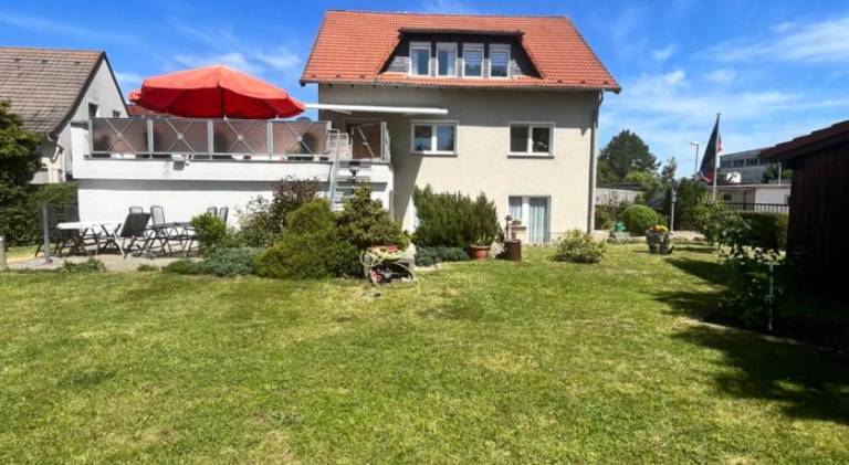 Holiday apartment with yard, terrace & grill — photo 3