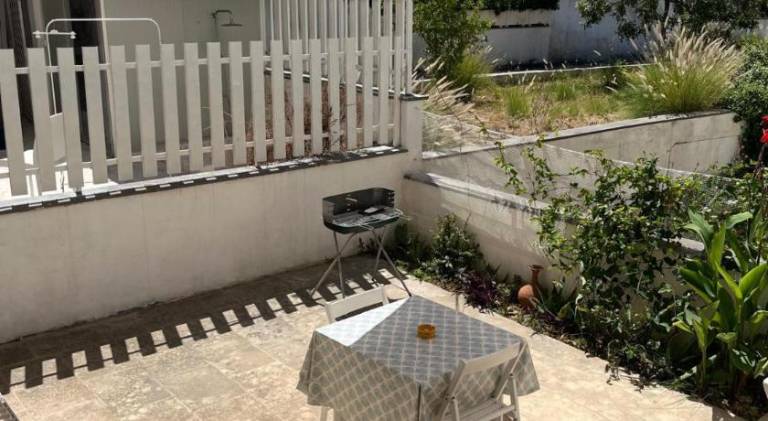 House with BBQ, terrace & garden — photo 4