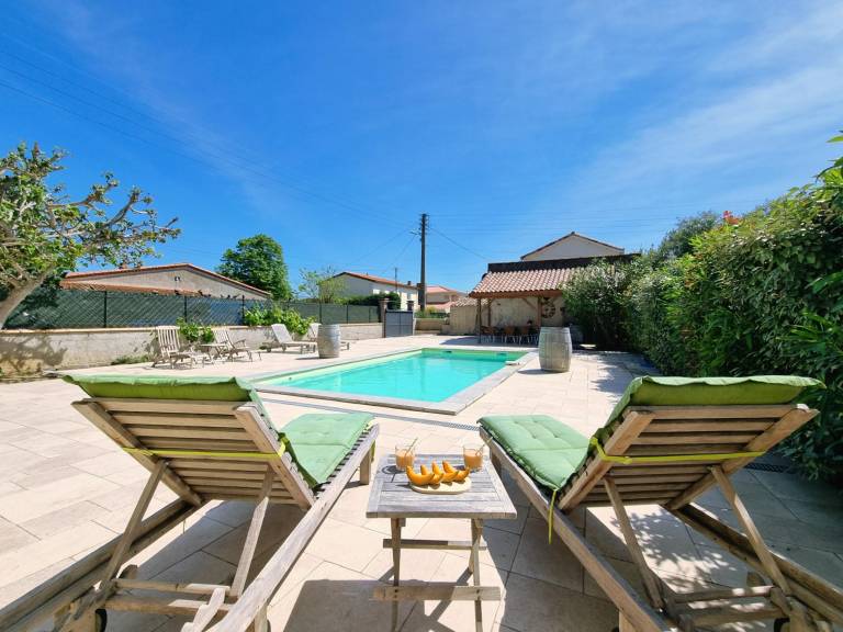 Tasteful maison de maître with private pool — photo 2