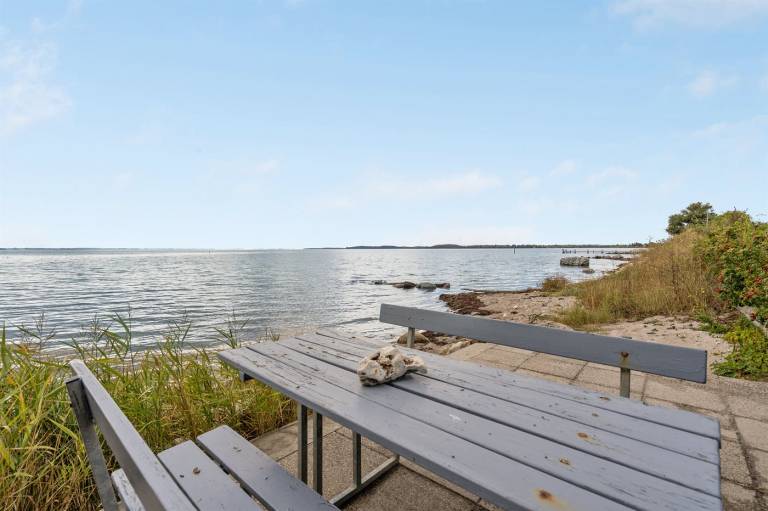 Vacation home with grill & patio | Sea view — photo 2