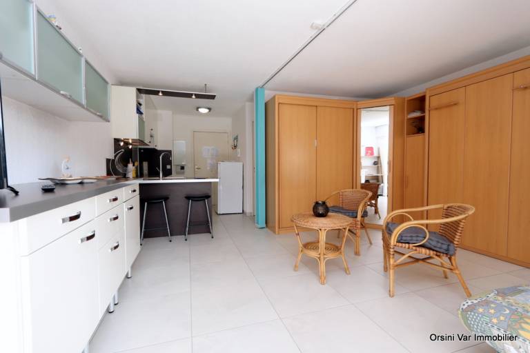 Apartment with pool & terrace | Pool view — photo 3