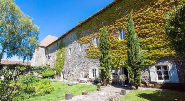 Maison d'Hotes de l'Ancien Couvent des Carmes in Limoges