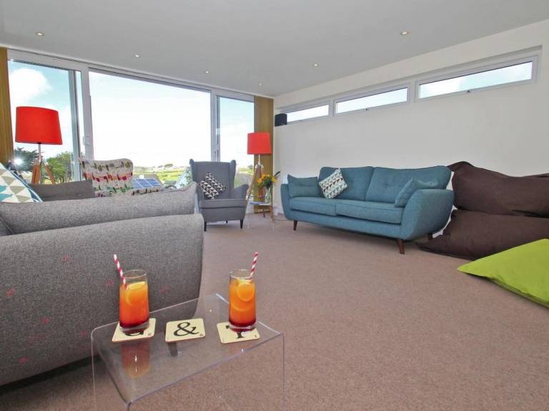Children-friendly pleasant cottage with yard & grill | Beach view | Pets allowed — photo 2