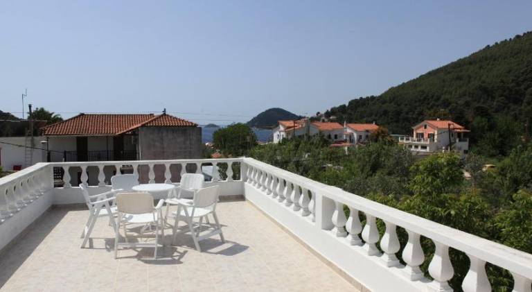 Pleasant holiday apartment with yard, BBQ & patio | Beach nearby | Pets are welcome — photo 2