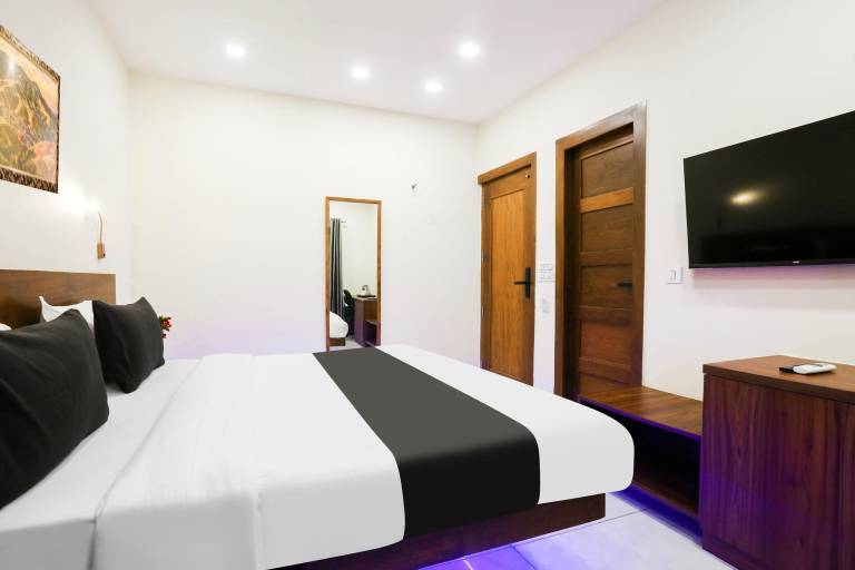 Super Townhouse Vikaspuri