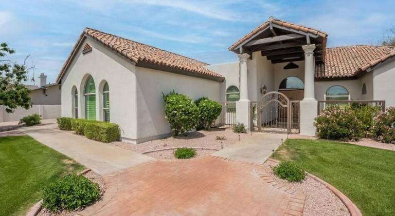 Rental apartment with pool — photo 5
