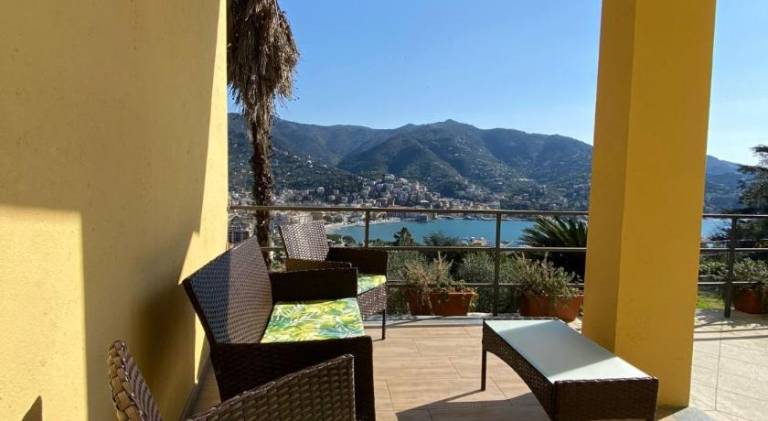 Wonderful rental apartment | Beach nearby | Pets allowed in Rapallo