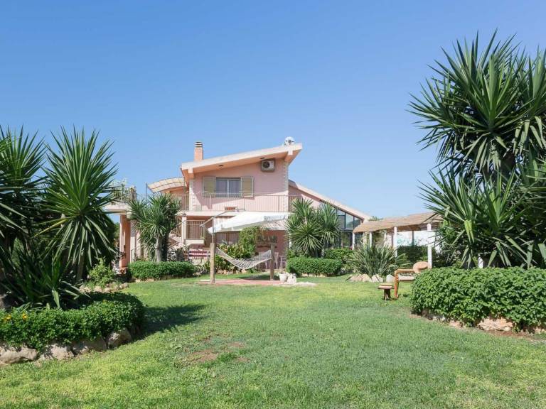 Fully equipped ample house with terrace, private pool & yard | Good for workation | Pets are welcome — photo 3