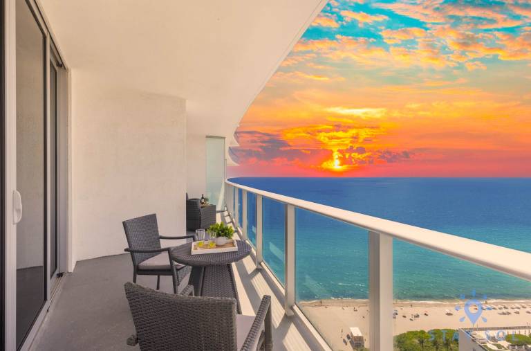 Insane Ocean View Balcony - Beachfront Condo Pool in Aventura, FL