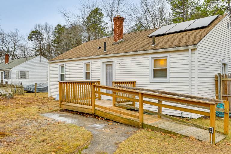 Modern Home w Spacious Yard in Springfield