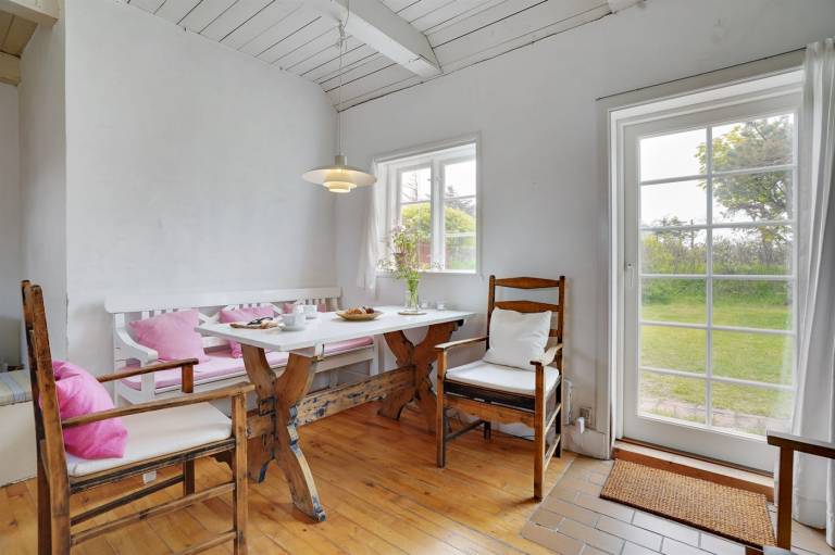 Holiday apartment with patio & barbeque — photo 4