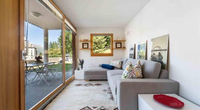 Big holiday apartment | Pets allowed in Pontresina