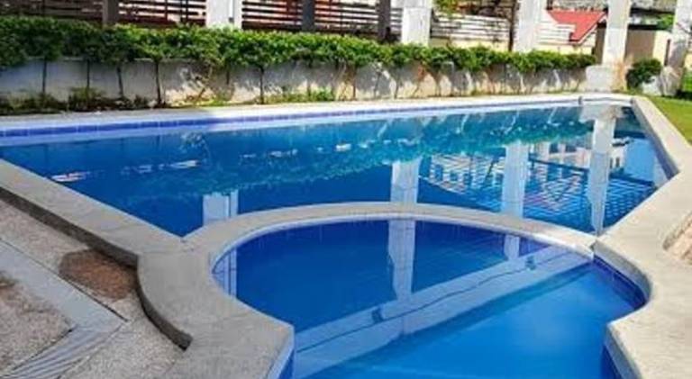 Apartment with pool — photo 3
