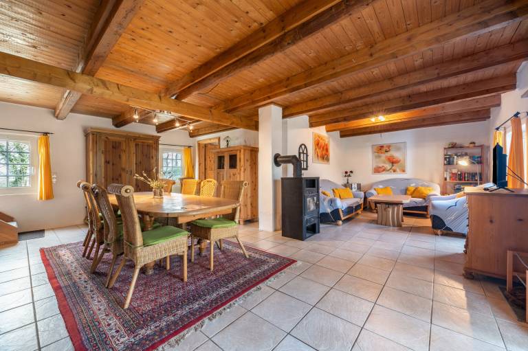 Child-friendly vacation home with yard, fast internet & terrace | Garden view | Pet-friendly — photo 2