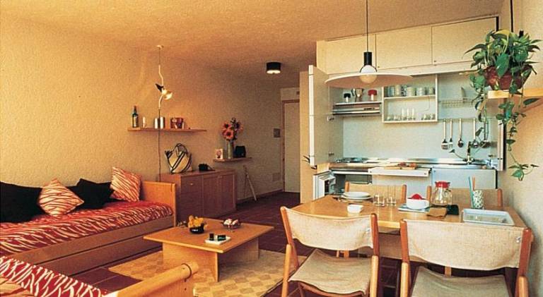 Serviced apartment with garden & patio | Dogs allowed — photo 2