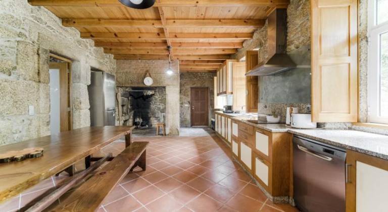 Vacation home with garden, grill & patio — photo 3