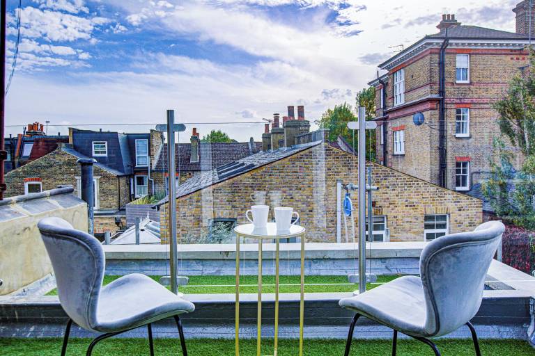 Apartment  Surbiton