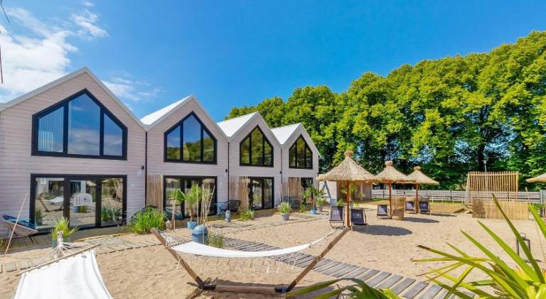 Lulu Holiday Resort domki z podgrzewanym Basenem — photo 4