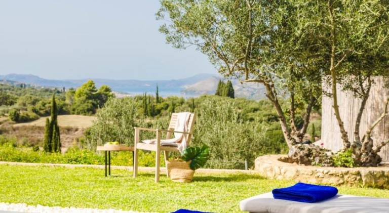 Fully equipped villa with yard, private pool & terrace | Suitable for remote work | Dogs allowed — photo 4
