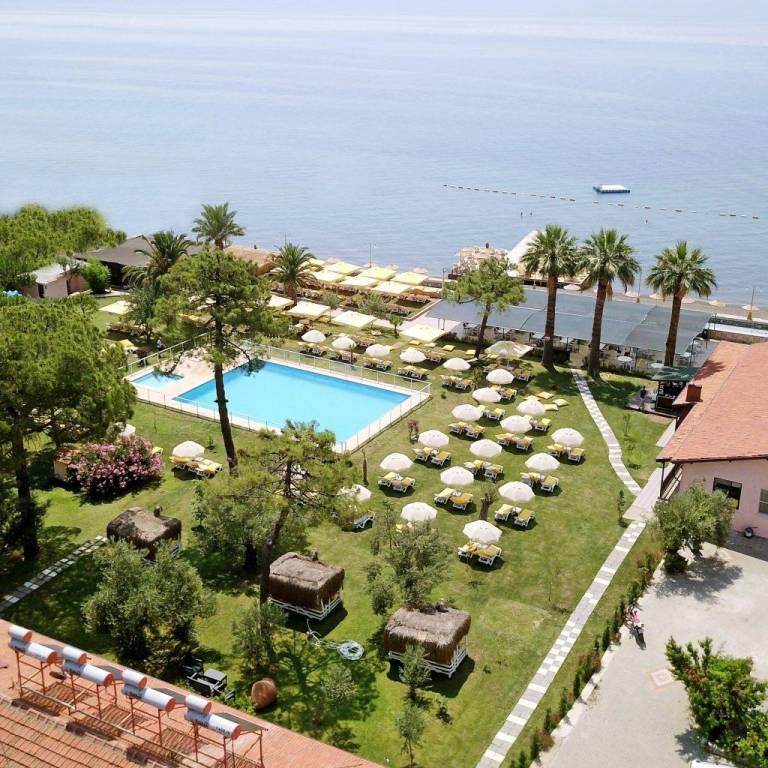 PALM BEACH OTEL in Ayvacik