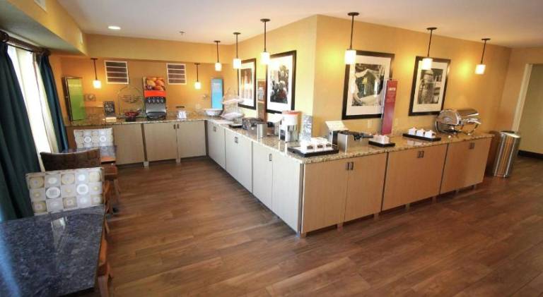 Hampton Inn Sandusky-Central — photo 5