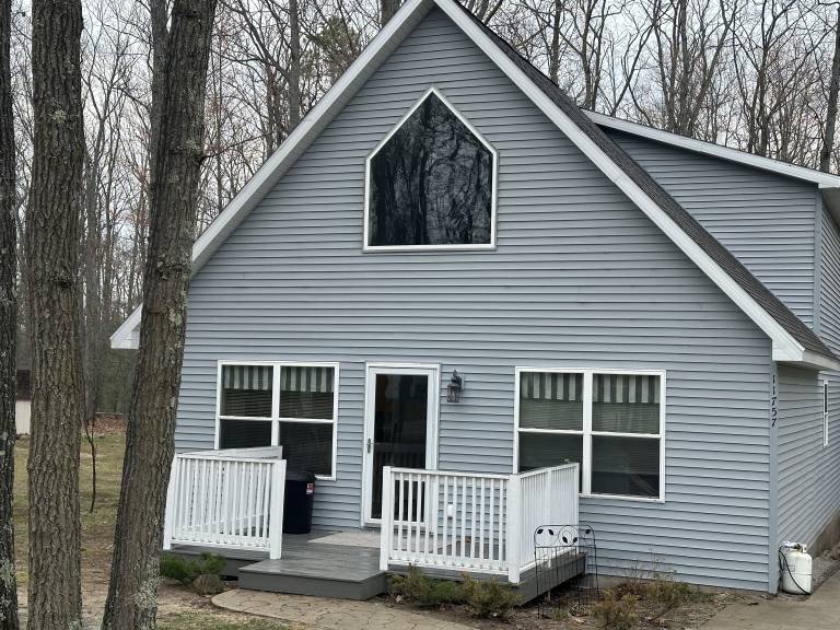 House  Higgins Lake