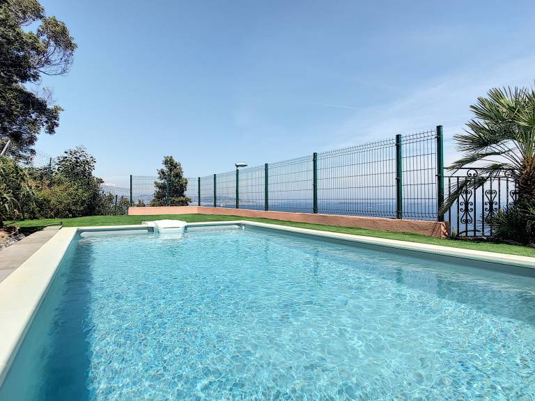 Fully equipped lovely villa with private pool, patio & barbecue | Close to the beach | Pets allowed — photo 3