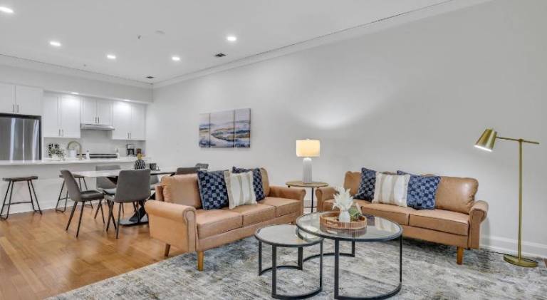 Spacious house | Pets allowed in Savannah, GA