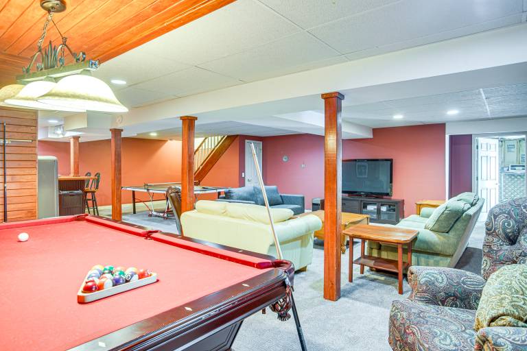 3 Mi to Megansett Beach: Home w/ Pool & Game Room — photo 4