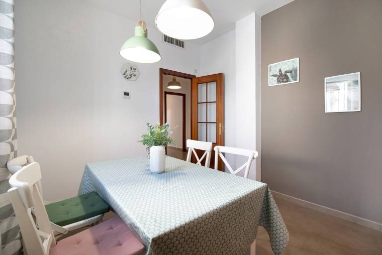 Rental apartment with yard, fast internet & hot tub | City view | Perfect for remote work — photo 5
