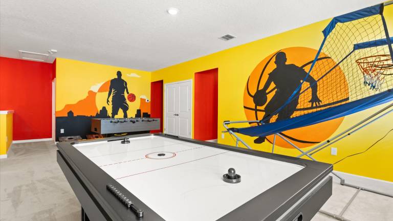 Family-oriented vacation home with private pool, yard & hot tub | Pets allowed — photo 3