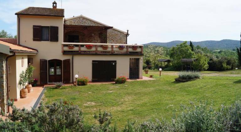 Farm with terrace, BBQ & pool | Pets are welcome — photo 3