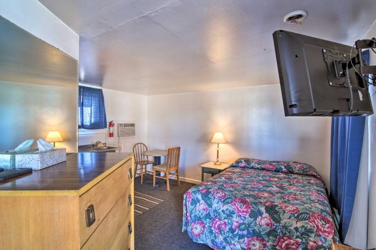 Vacation Rental in Loveland 1 Mi to Downtown! — photo 5